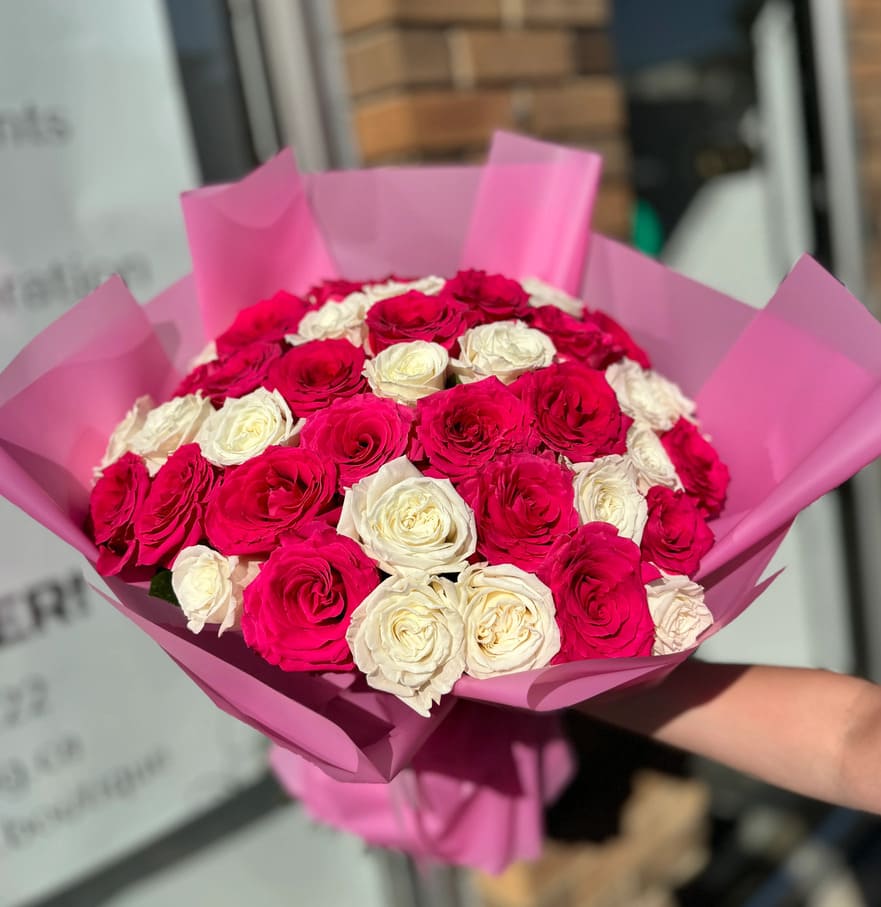 50 Mixed Roses Bouquet